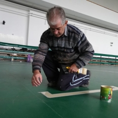 A tornaterem felújítása során a vonalak felfestésében vett részt egyesületünk