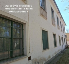 ,